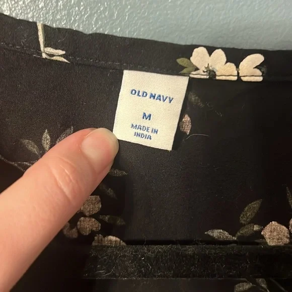 Old Navy Floral Shift Dress - Picture 5 of 7